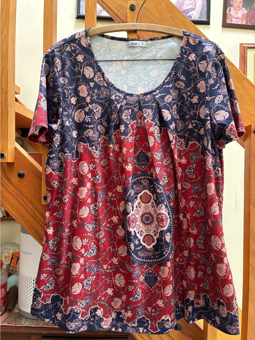 Women's Red & Navy Floral Short-Sleeve Scoop Neck Top NWOT XL